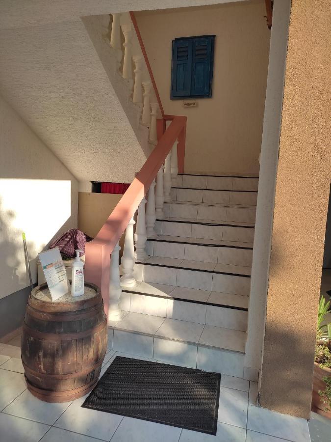 Apartment Arba 1 With Heated Pool Rab Town Esterno foto