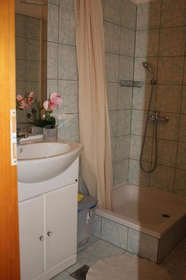 Apartment Arba 1 With Heated Pool Rab Town Esterno foto